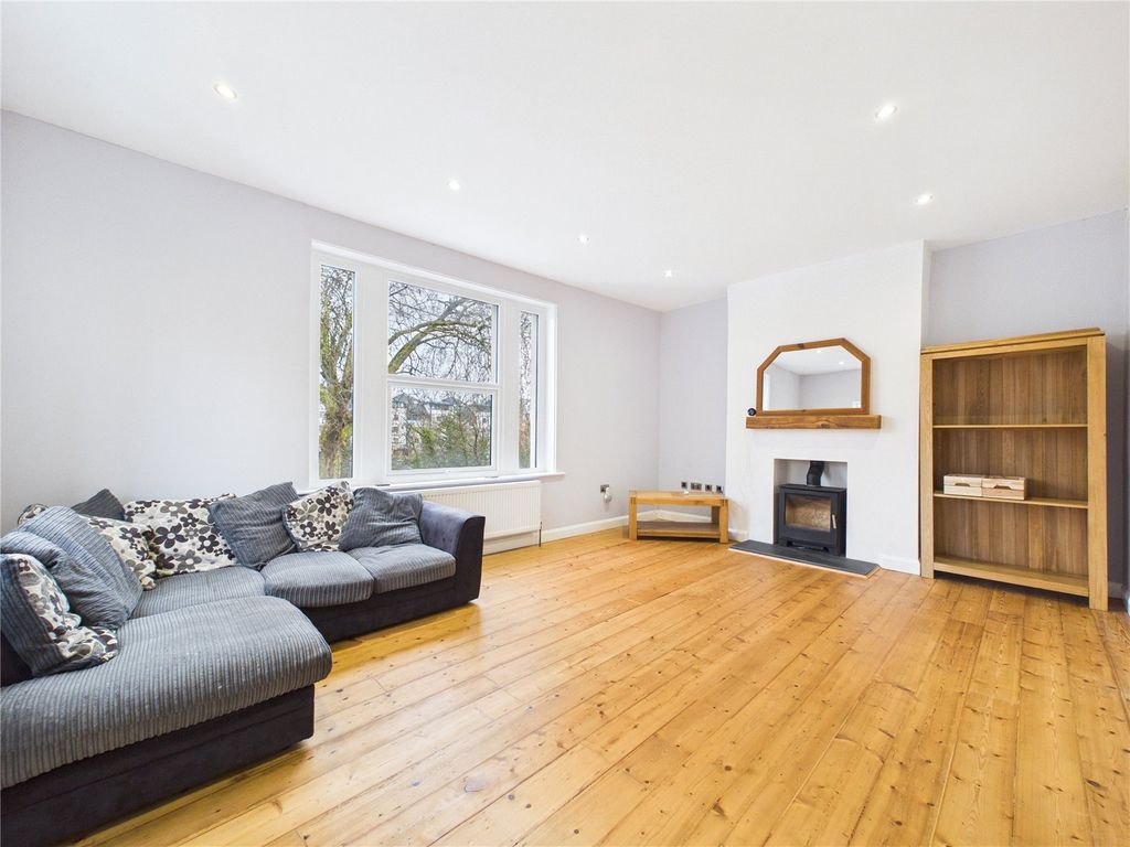 Property photo 3 of 18 Picture No. 36