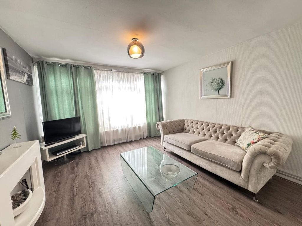 Property photo 3 of 11 12.Jpg