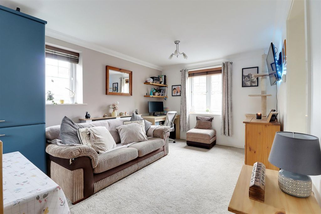 Property photo 3 of 7 Img_0217-Img_0219.Jpg