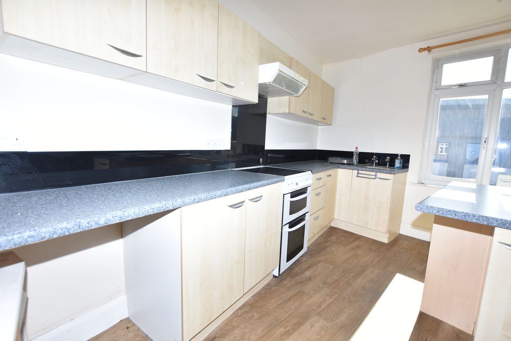 Property photo 3 of 8 Photo 7