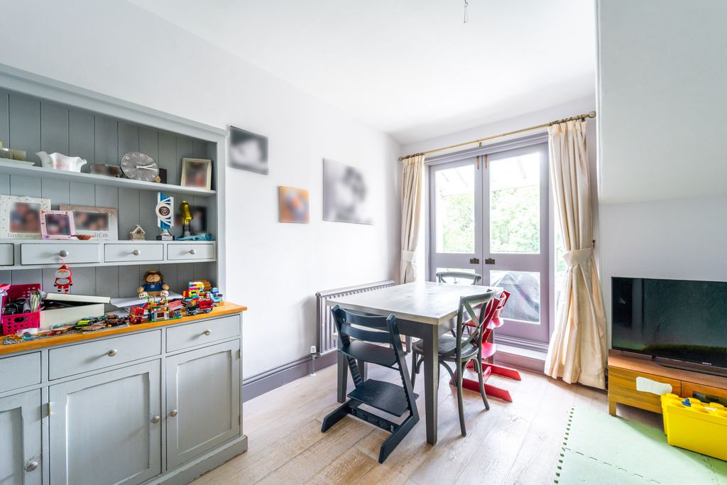 Property photo 3 of 11 Mba02608-Edit