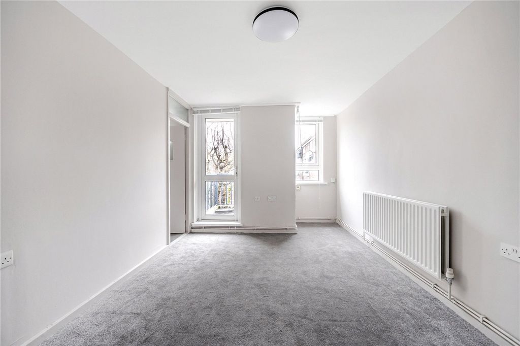 Property photo 3 of 18 Picture No. 04