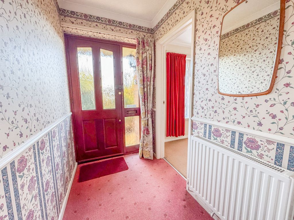appleyard-avenue-hockley-5-ss5-2-bed-semi-detached-bungalow-for-sale