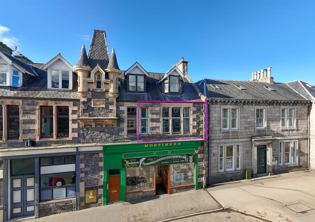 Property photo 1 of 20 3B High Street