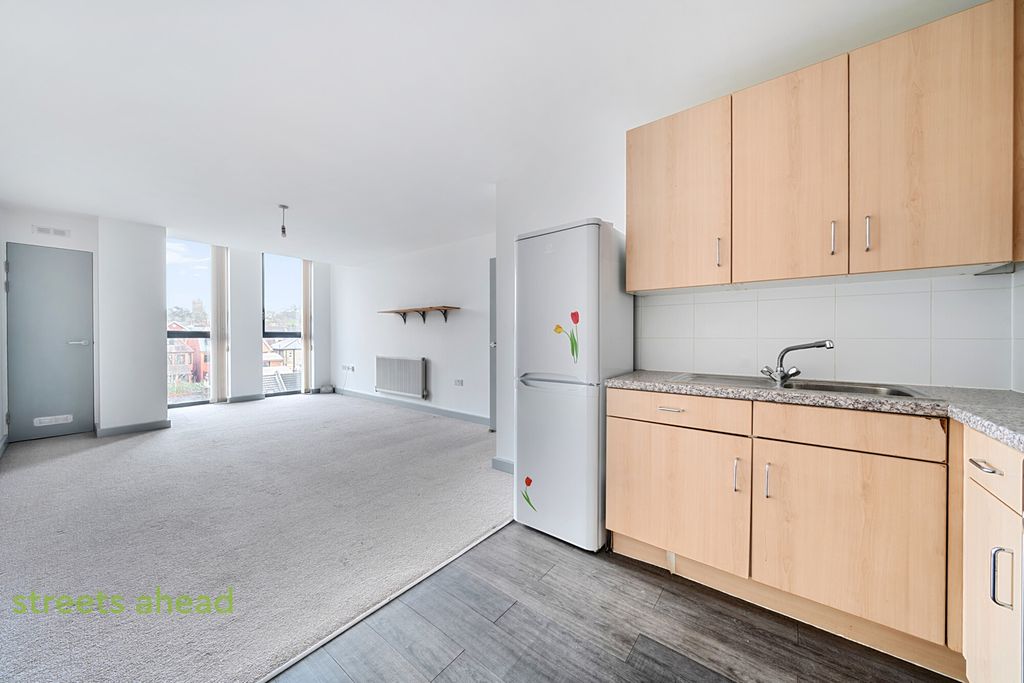 Property photo 1 of 14 604B55F0-c850-485...