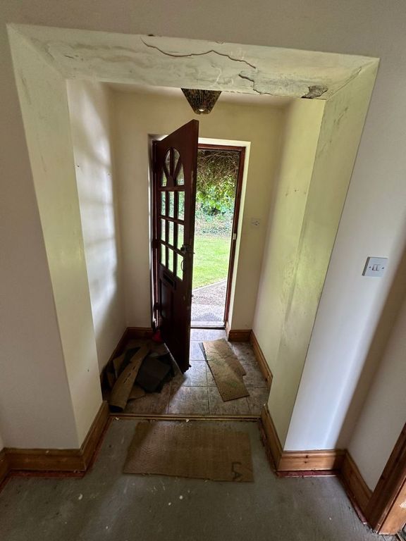 Property photo 3 of 18 Brough View