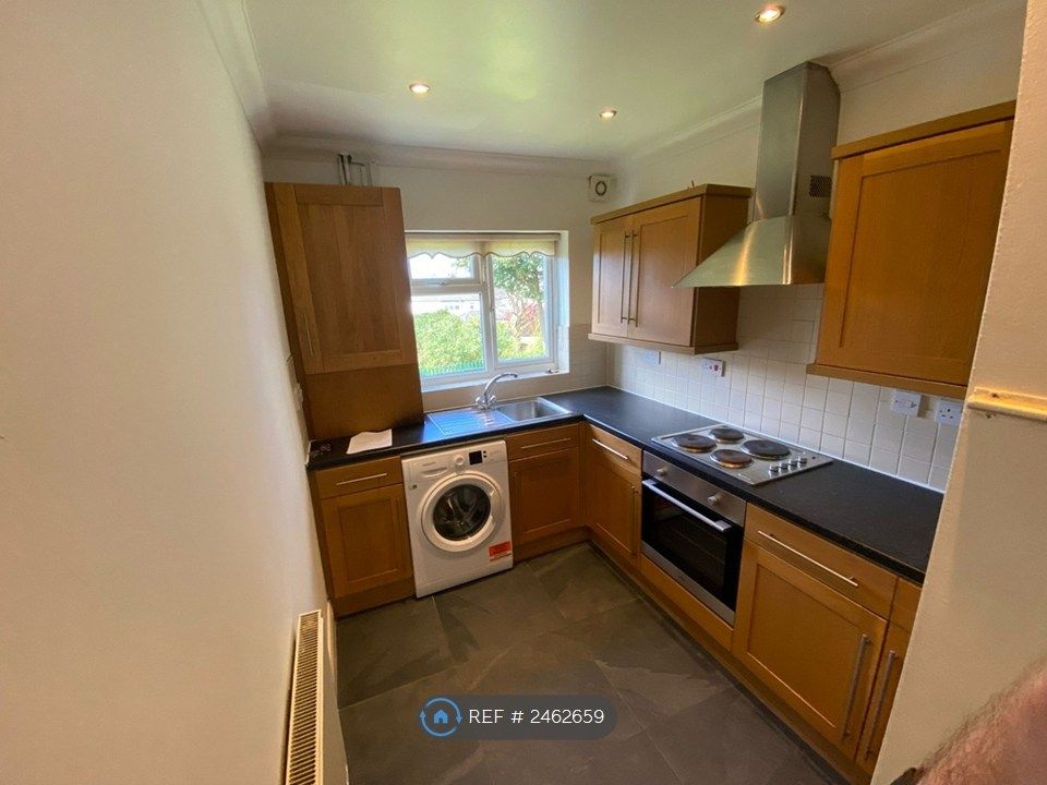 Property photo 2 of 14 Kitchen 2