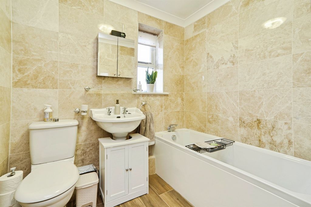 Additional image 21 of 2 bed flat for saleSalters Garden, Pudsey LS28