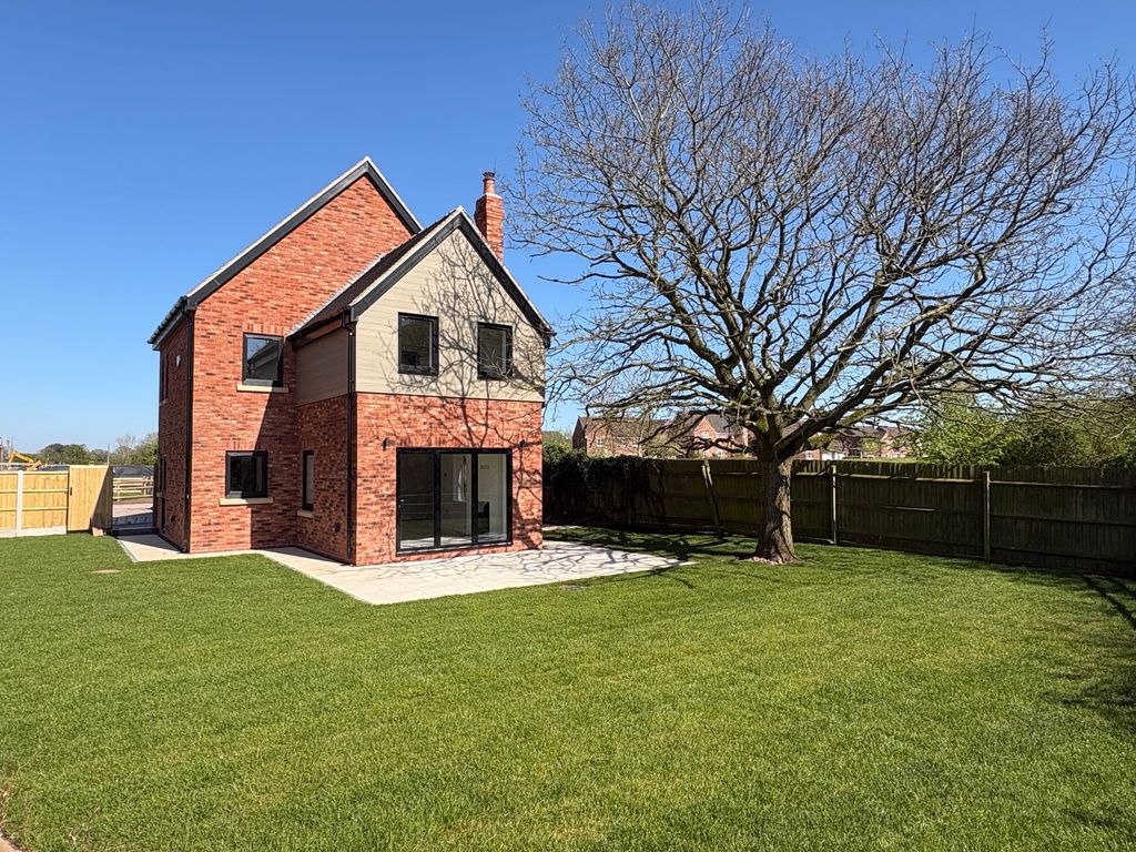 Property photo 2 of 19