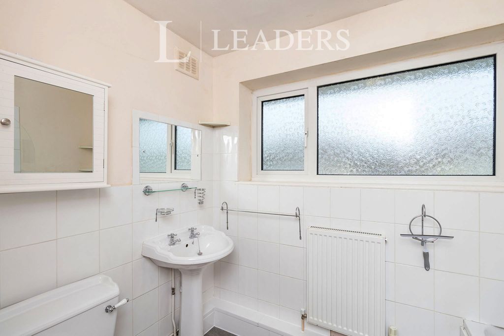 Property photo 3 of 7 Bathroom