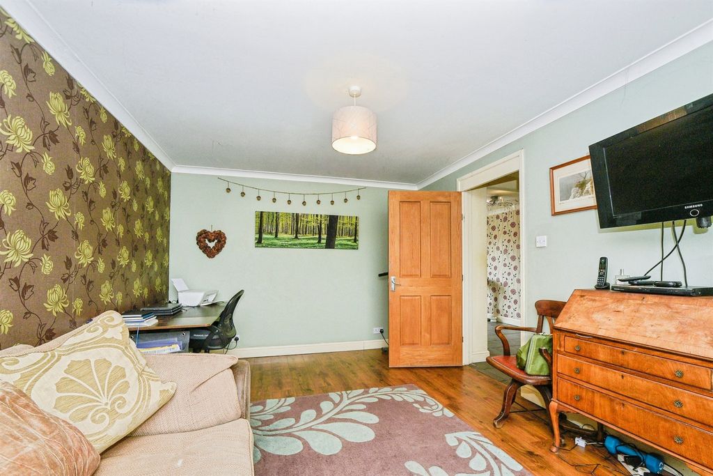 Property photo 3 of 19
