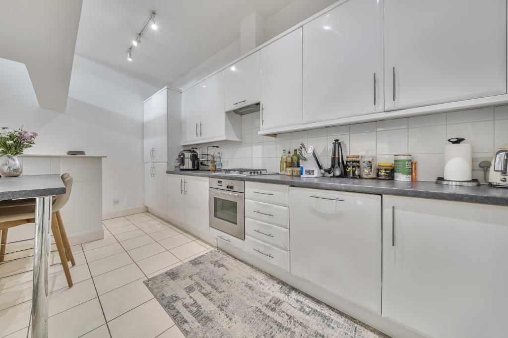 Property photo 2 of 19 Kitchen