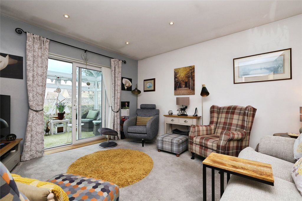 Property photo 3 of 19 Picture No. 25