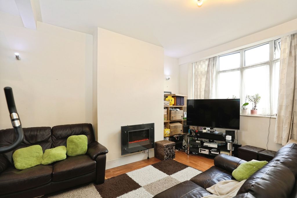Property photo 3 of 16 Pbox-Img.Jpg