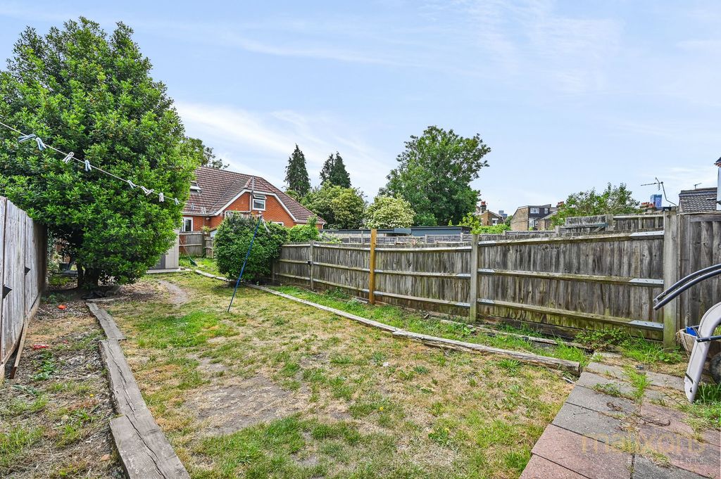 Property photo 3 of 9