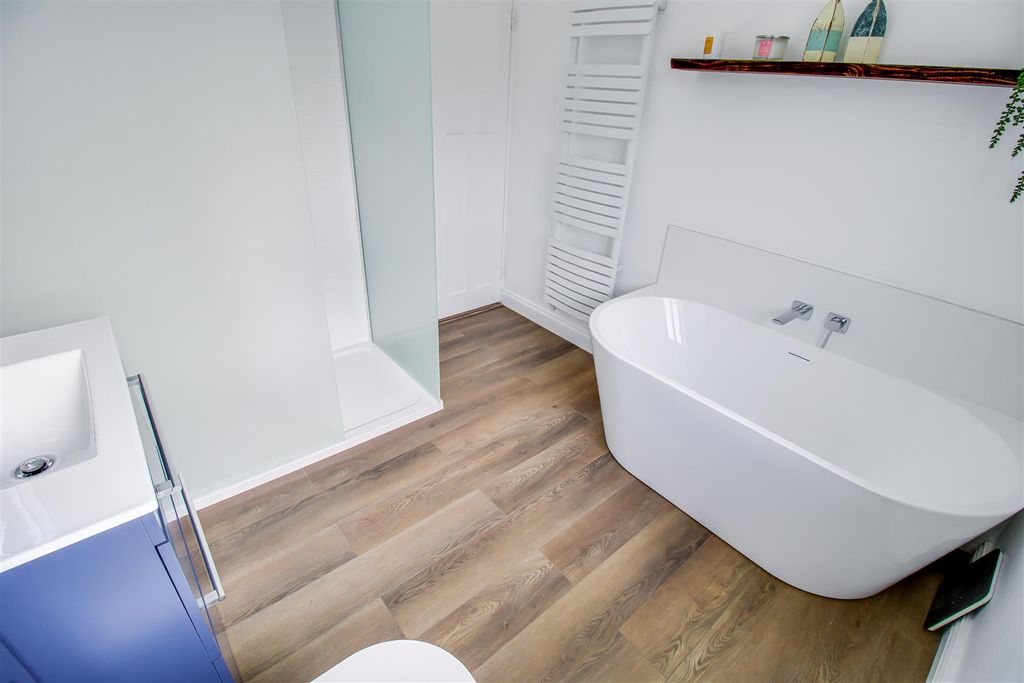 Additional image 11 of 5 bed detached house for saleValley Road, Dewsbury WF12