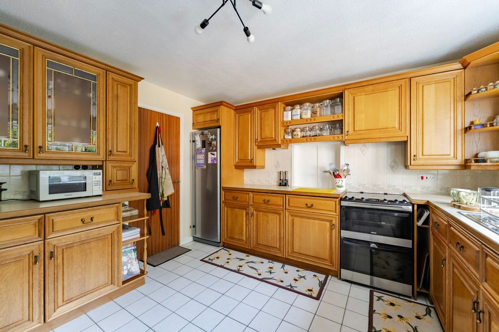 Property photo 3 of 24