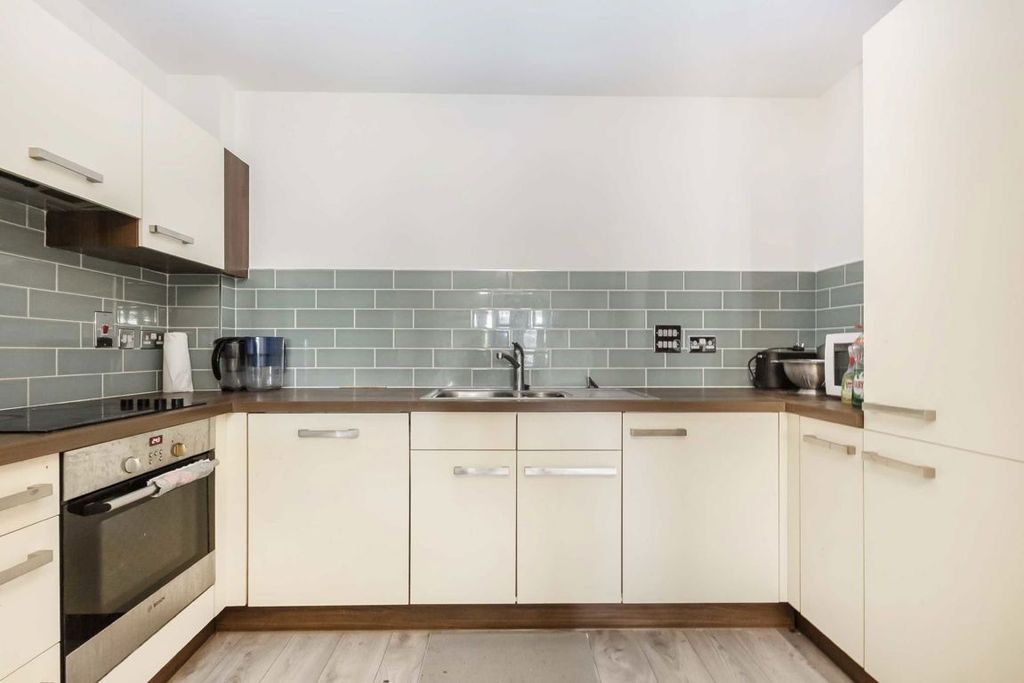 Property photo 3 of 5