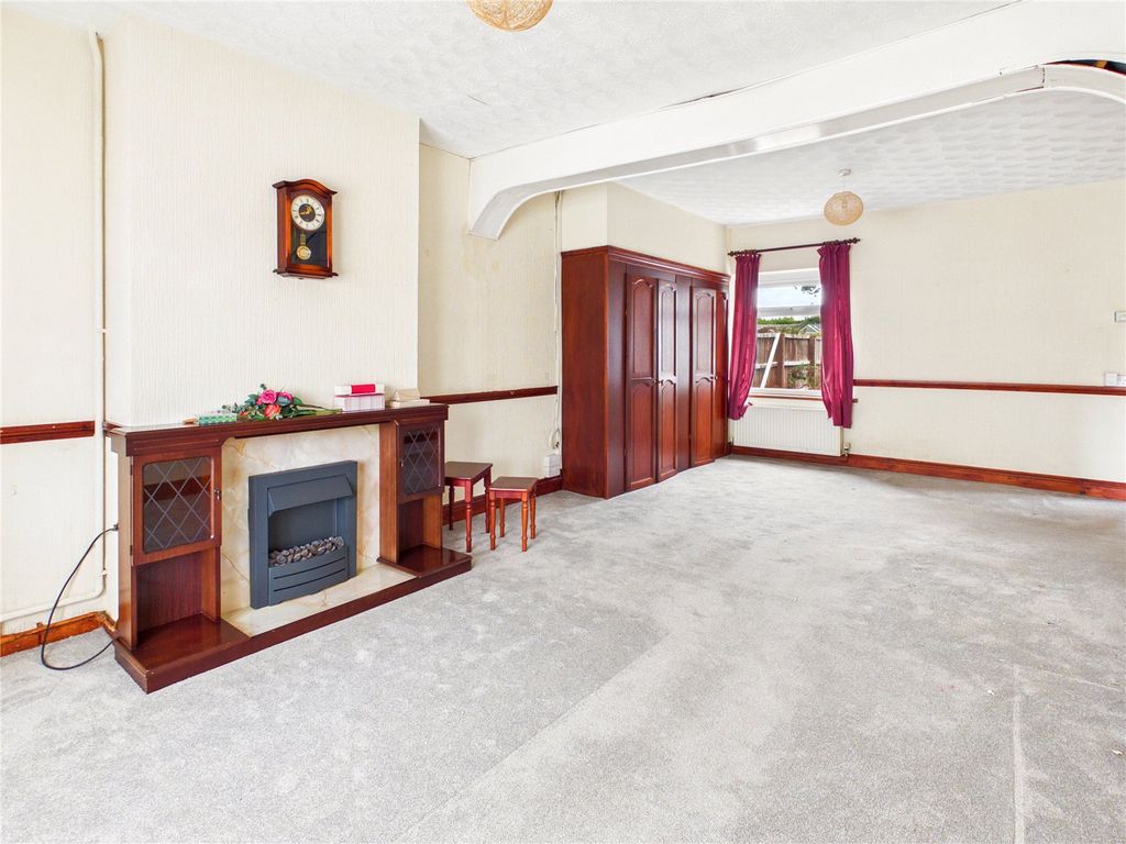 Property photo 2 of 18 Picture No. 11