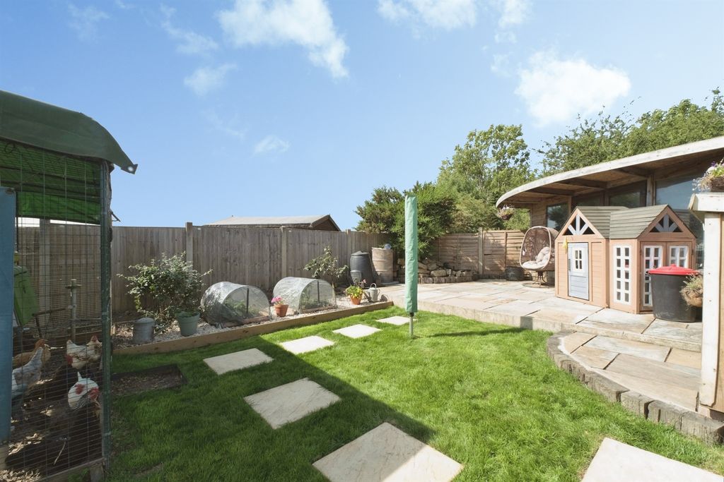 Property photo 3 of 17