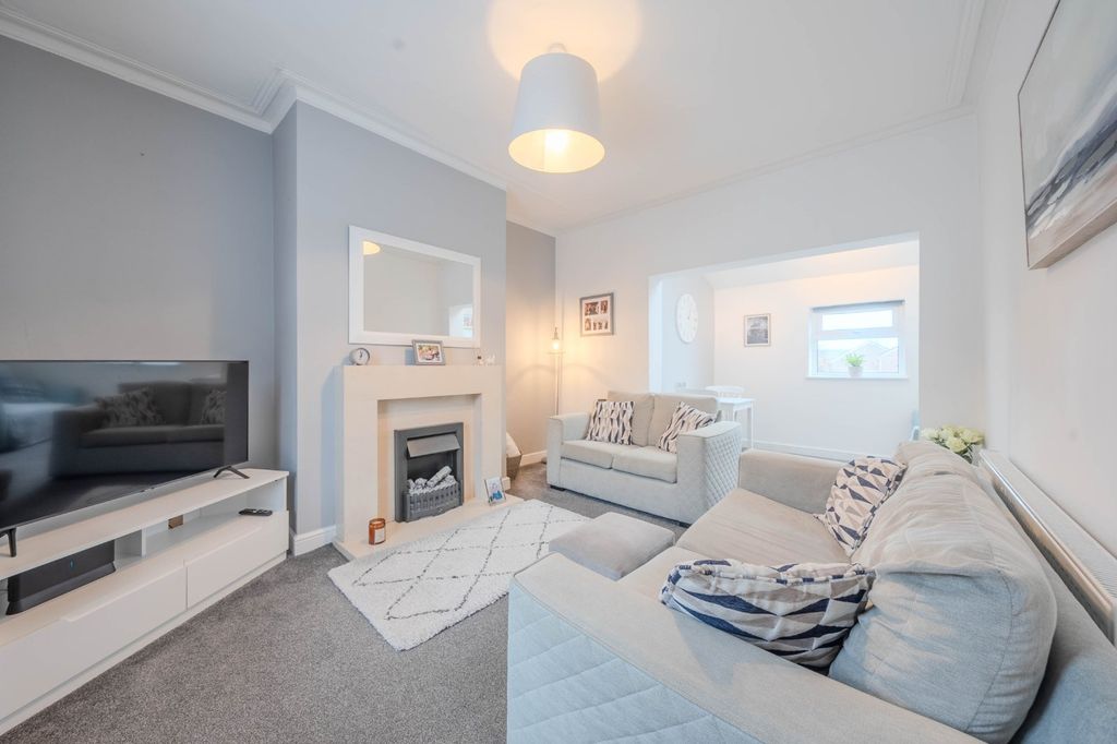 Property photo 2 of 19 Picture No. 13