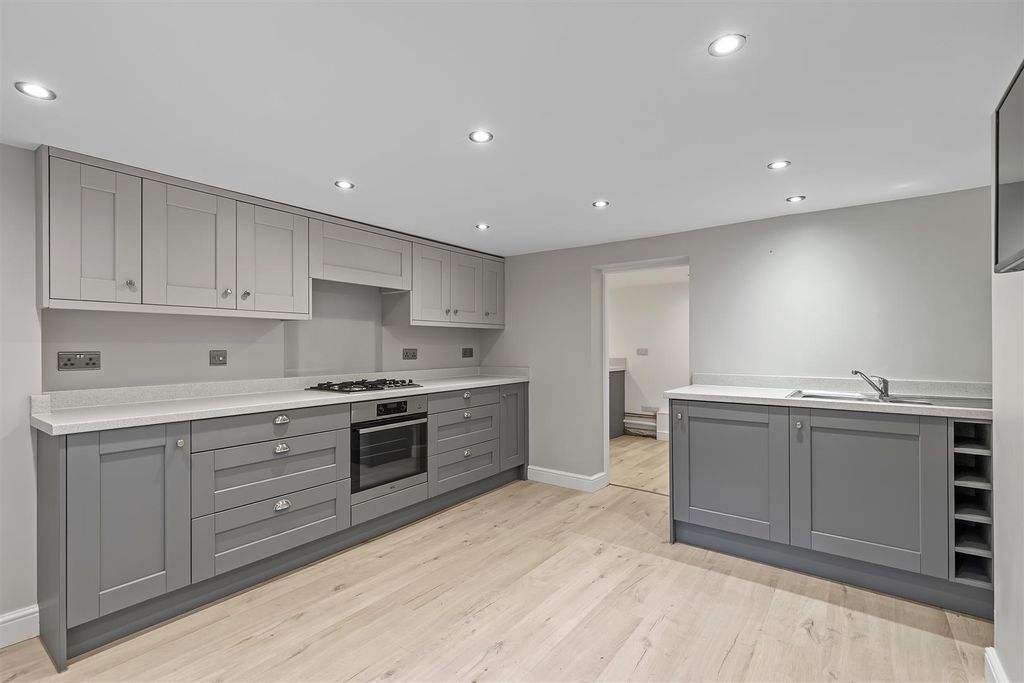Property photo 2 of 15 K.Jpg