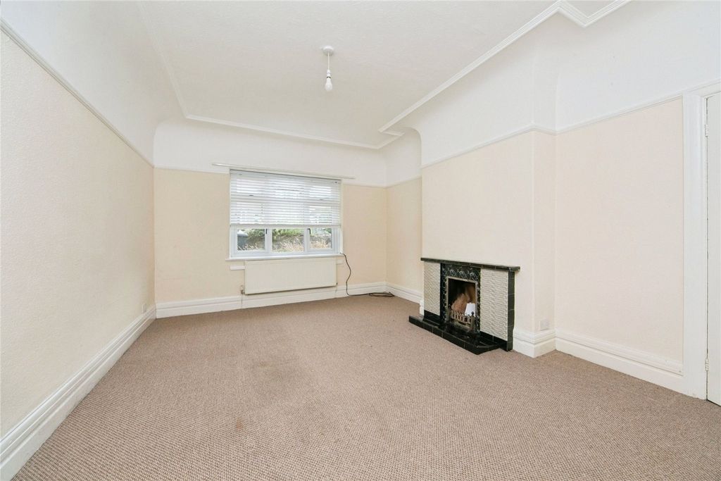 Property photo 2 of 25 Gf Lounge