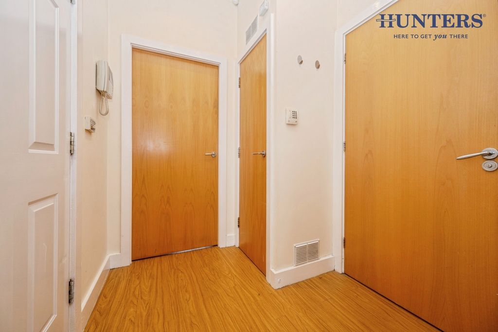 Property photo 2 of 19 Pbox-Img.Jpg