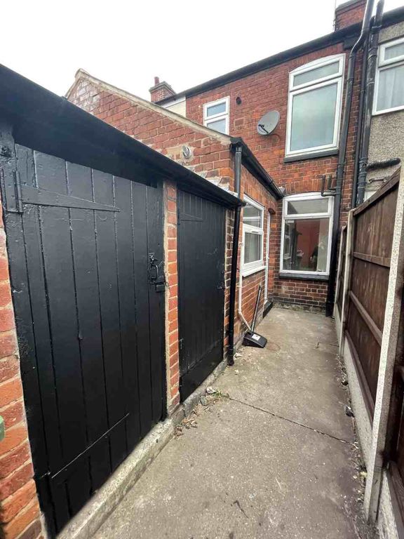 Property photo 3 of 6