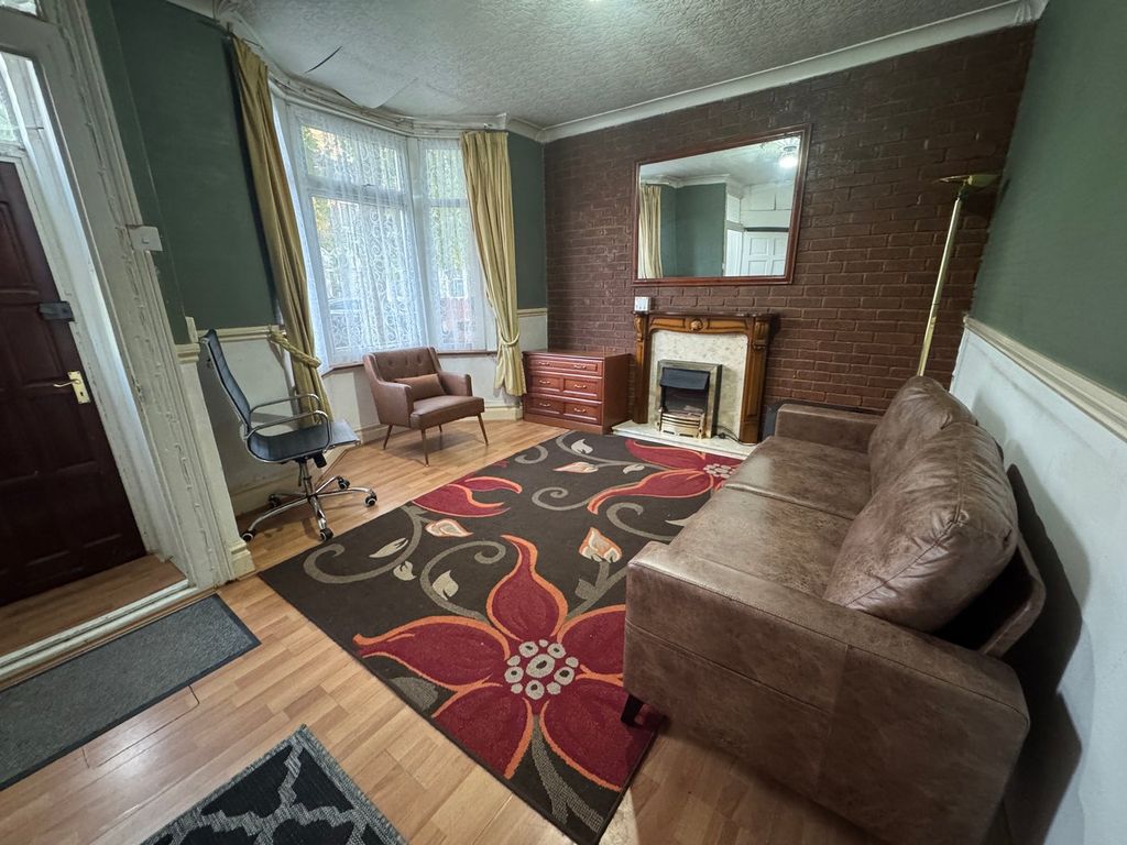 Property photo 3 of 17