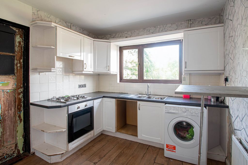 Property photo 2 of 13 Picture No. 02