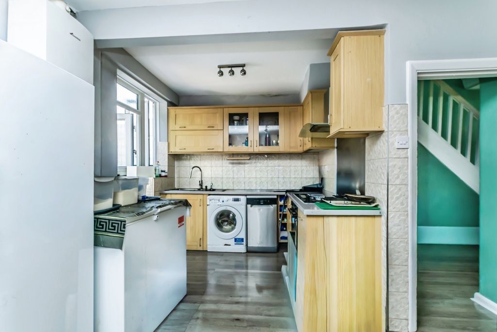Property photo 3 of 8 Pbox-Img.Jpg