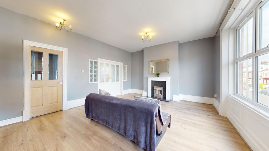 Property photo 2 of 20 4625172