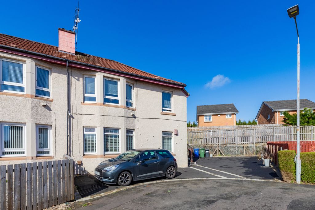 Property photo 1 of 14 67 Windsor Crescent Pa1 3Sq 1L-26