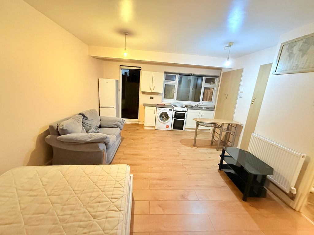 Property photo 1 of 4