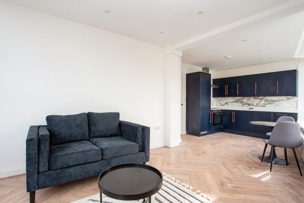 Property photo 2 of 7 Flat 1 293423 (8)