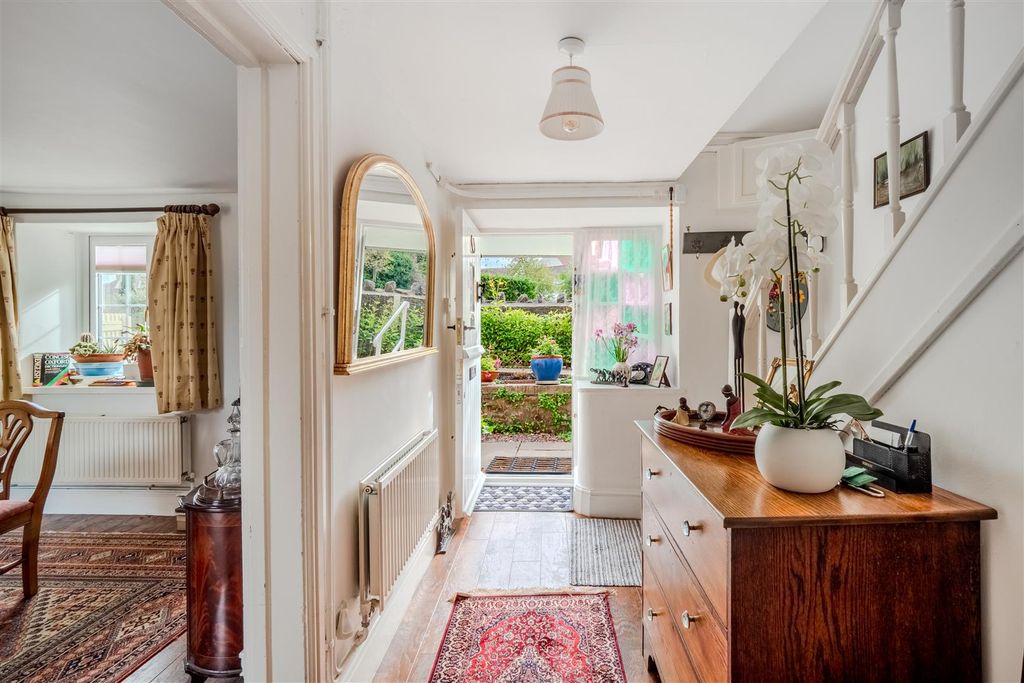 Property photo 2 of 21