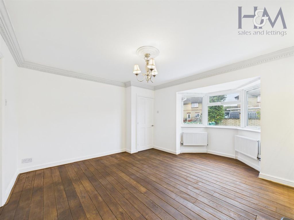 Property photo 3 of 31 Cam02804G0-Pr0389-Still008.Jpg