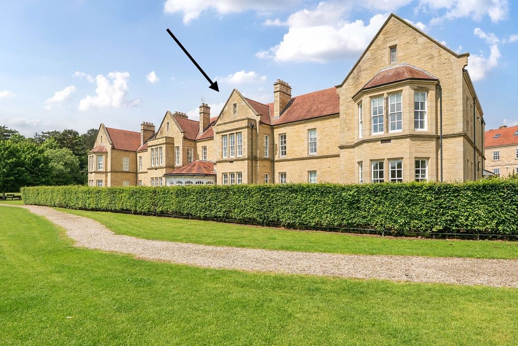 Property photo 1 of 19 Majestic Building And Setting