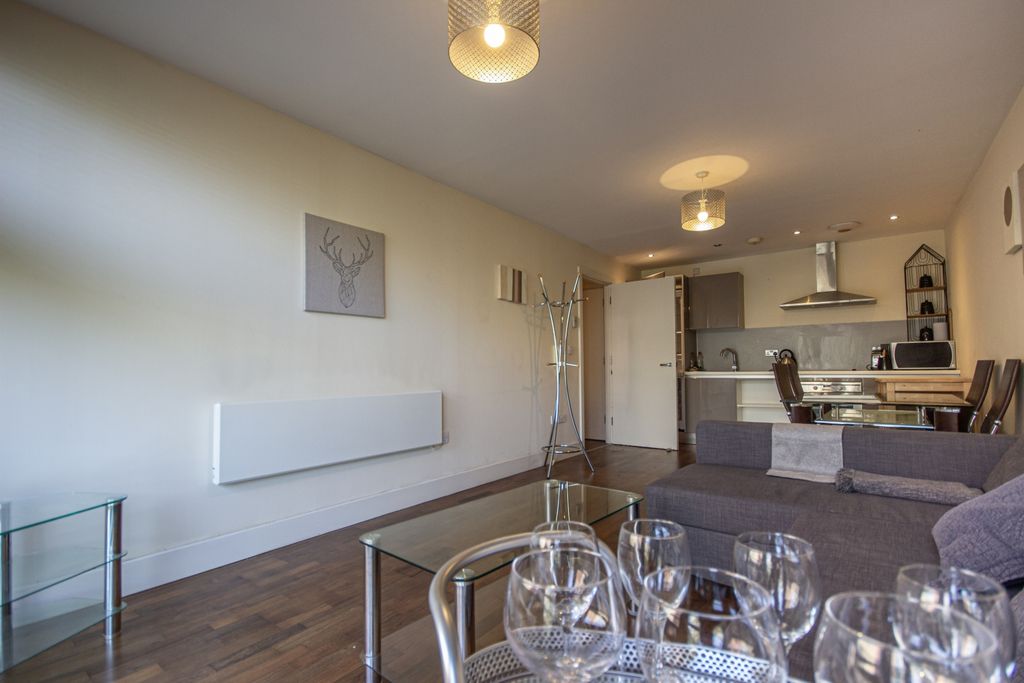 Property photo 2 of 13 5