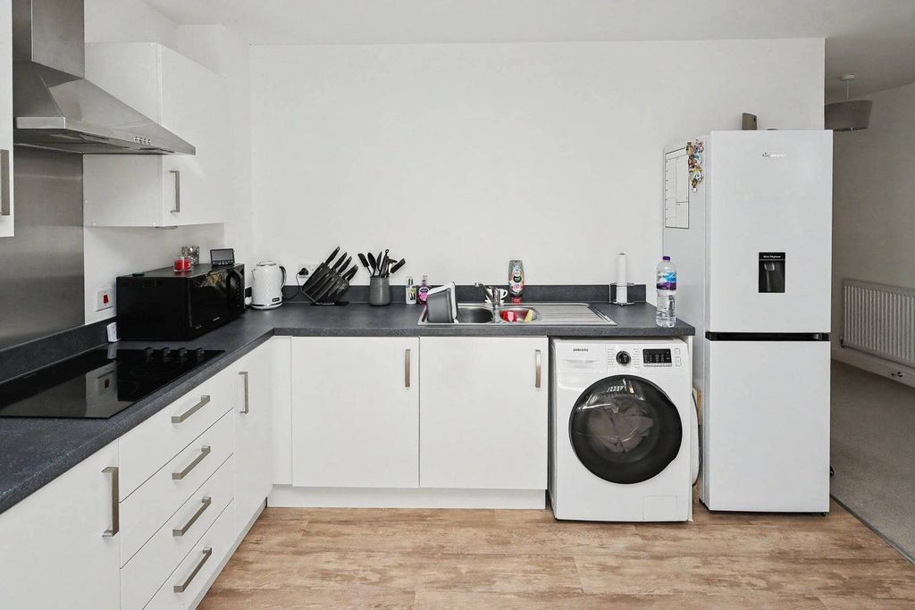 Property photo 3 of 17 Property Image