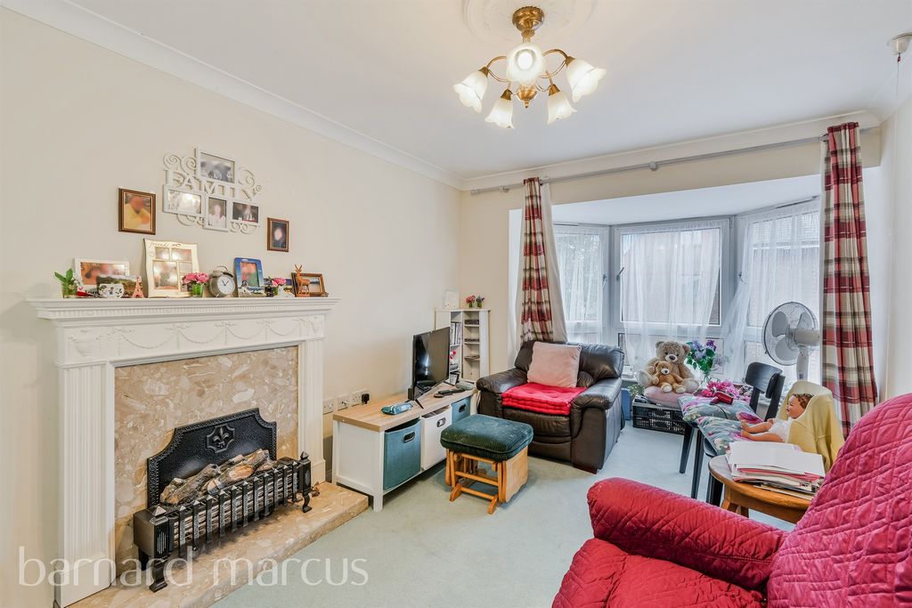 Property photo 3 of 11