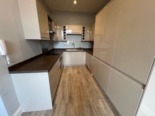 Property photo 3 of 5 Kitchen