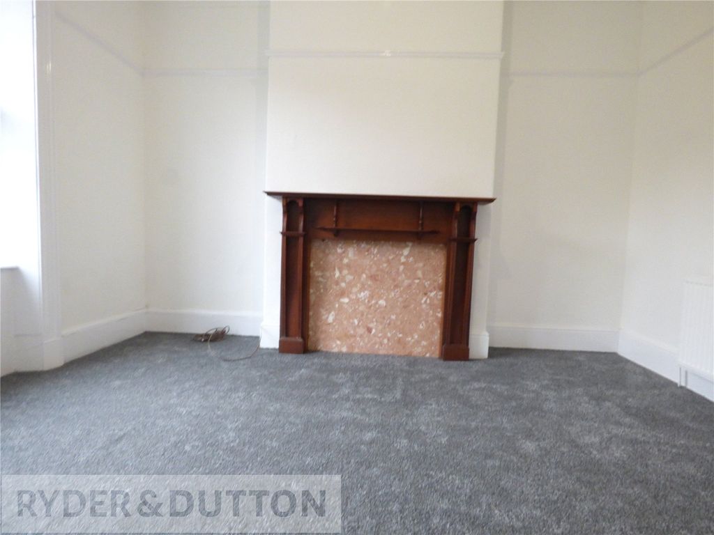 Property photo 2 of 16 Lounge