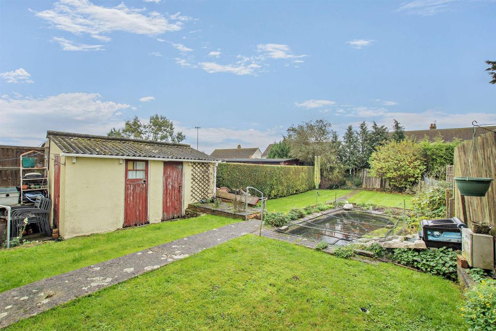 Property photo 2 of 20 8670790-Exterior04-800.Jpg