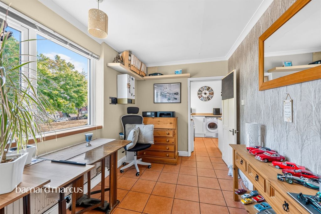 Property photo 3 of 18