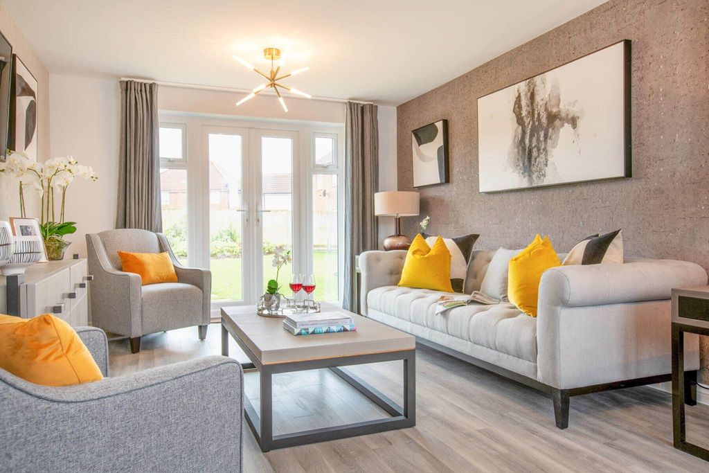 Property photo 1 of 9 A Bright And Airy Lounge Features Double Doors To The Garden