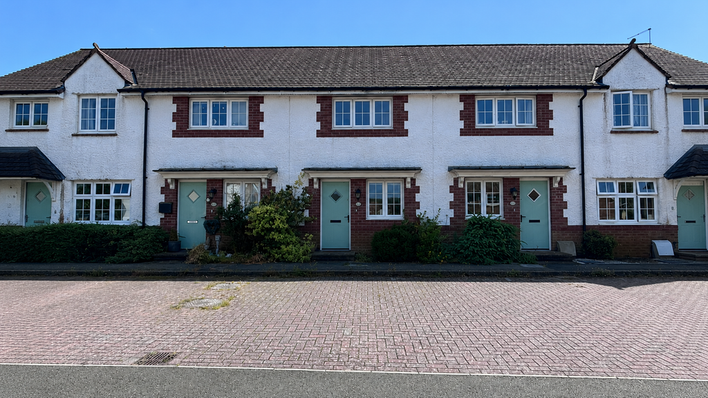 Property photo 1 of 8