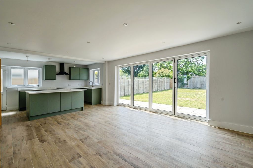 Property photo 1 of 14 Dining Room