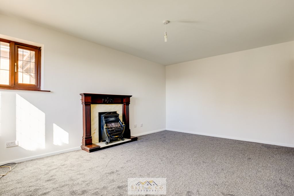 Property photo 3 of 21